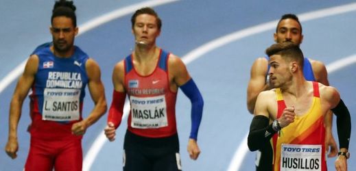 Pavel Maslák postoupil do semifinále.
