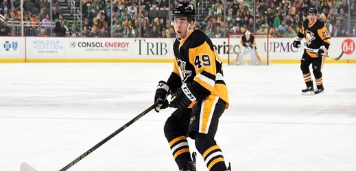 Dominik Simon byl povolán z farmy zpět do prvního týmu Penguins.