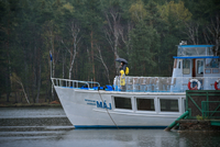 Výletní loď na Máchově jezeře.