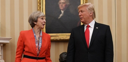 Britská premiérka Theresa Mayová a prezident USA Donald Trump.