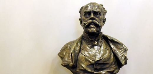 Busta Antonína Dvořáka.