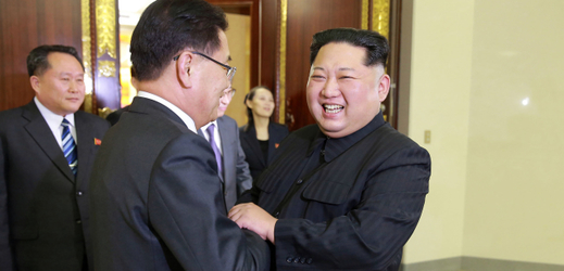 Kim Jong Un a Chung Eui-yong.