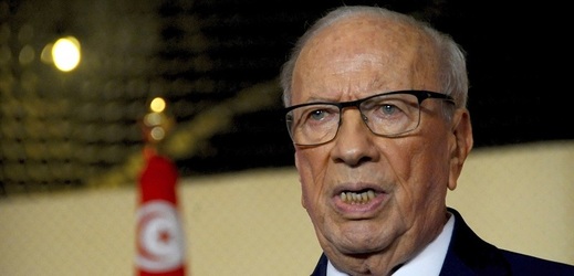 Tuniský prezident Kaíd Sibsí o sedm měsíců prodloužil výjimečný stav v zemi.