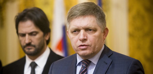 Slovenský premiér Robert Fico (vpravo) a ministr vnitra R. Kaliňák.