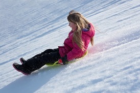 Ve skiarealu Karolinka budou závodit na bobech děti i dospělí.