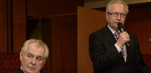 Senátor Jan Veleba (vlevo) na podzim nebude v horní komoře parlamentu obhajovat své místo.