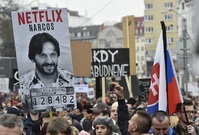 Slováci v pátek demonstrovali proti vládě a za nezávislé vyšetření vraždy novináře Jána Kuciaka a jeho partnerky.