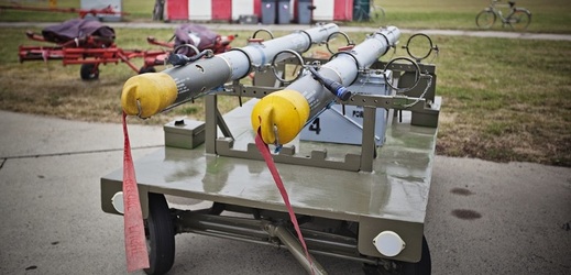 Nadzvukové rakety AIM-9 (ilustrační foto).
