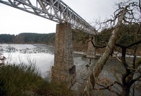 Správa železniční dopravní cesty chystá opravu mostu přes vodní nádrž Orlík u Červené nad Vltavou na Písecku.