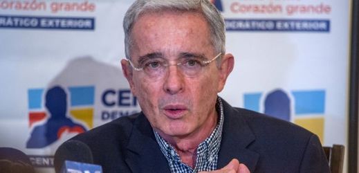 Exprezident Álvaro Uribe.