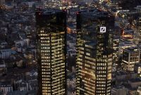 Deutsche Bank ve Frankfurtu nad Mohanem.