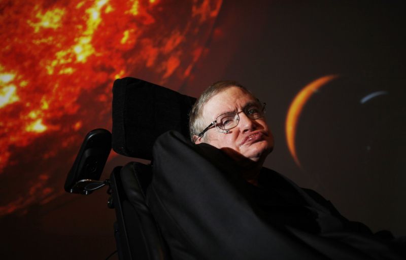 Astrofyzik Stephen Hawking, jeden z nejvýznamnějších vědců současnosti, zemřel 14. března ve věku 76 let.
