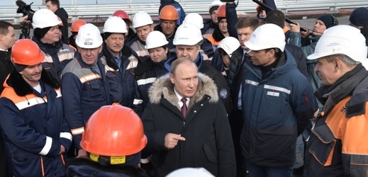 Vladimir Putin při návštěvě Krymu.