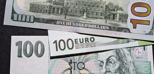 Koruna mírně posílila k euru, vůči dolaru naopak oslabila (ilustrační foto).