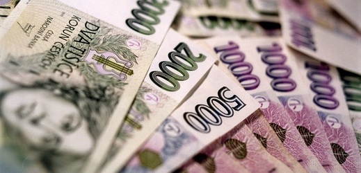 Minimální mzda je v České republice 12 200 korun.