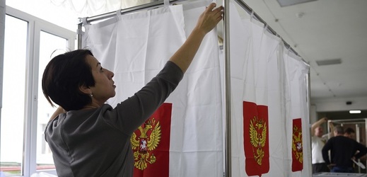 Rusové už začali hlasovat v prezidentských volbách.