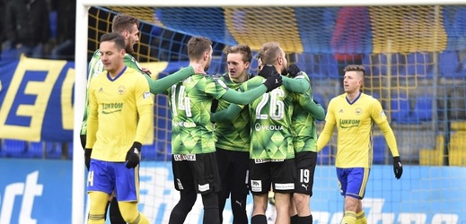 Fotbalisté plzeňské Viktorie vyhráli ve Zlíně 1:0.