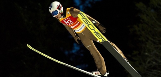 Kamil Stoch ovládl podruhé v kariéře Světový pohár ve skocích na lyžích.