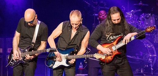 Kytaristé Joe Satriani Paul Cohen a John Petrucci.