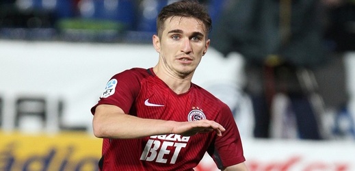Fotbalista pražské Sparty Bogdan Vatajelu měl po tréninku autonehodu.