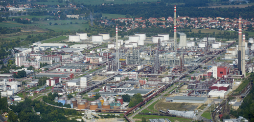 Areál kralupské chemičky na snímku z 26. září 2012.