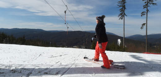 Velké skiareály stále hlásí skvělé podmínky k lyžování.