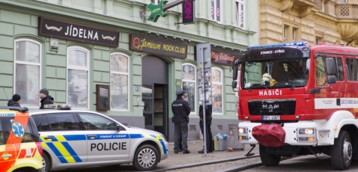 V erotickém klubu v Plzni zaútočila žena kyselinou, pět zraněných.