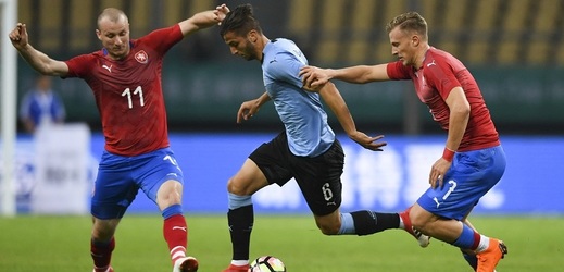 Po zápase s Uruguayí vstřebávali čeští fotbalisté únavu.