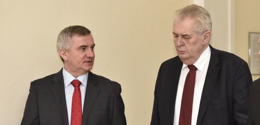 Vratislav Mynář (vlevo) a prezident Miloš Zeman.