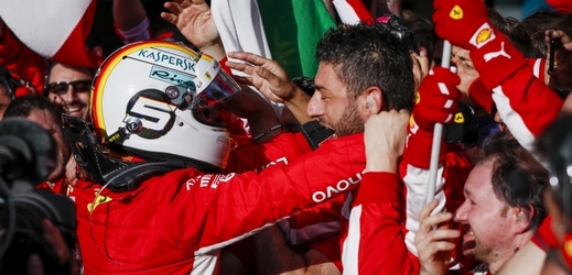 Vítěz prvního závodu letošní sezony F1 Sebastian Vettel.