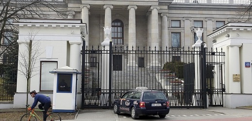 Ruská ambasáda ve Varšavě.