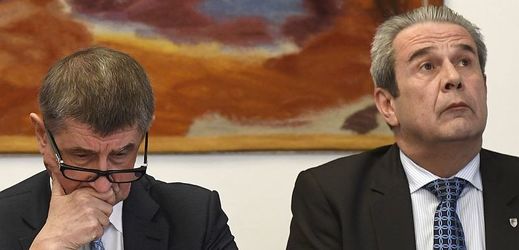 Premiér v demisi Andrej Babiš (vlevo) a ředitel GIBS Michal Murín.