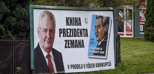 Billboard poutající na knihu Miloše Zemana.
