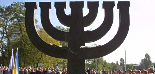 Babi jar - pomník Židům zavražděným ve zdejším koncentračním táboře v průběhu 2. světové války. 