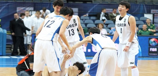 Korejská basketbalová liga změnila pravidla. Dvoumetroví zahraniční hráči už si neškrtnou.