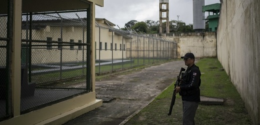 Nejméně 20 osob si vyžádala střelba při hromadném pokusu o útěk v brazilském vězení.