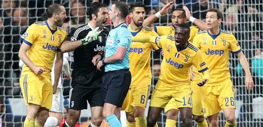 Hráči Juventusu nesli nařízení penalty velmi nelibě.