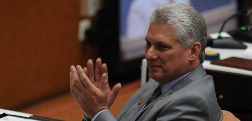 Miguel Díaz-Canel je novým kubánským prezidentem.