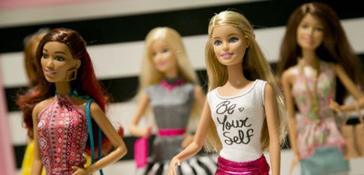 Mattel se v posledních letech potýká se slabou poptávkou po svých velmi známých produktech, včetně panenek Barbie.