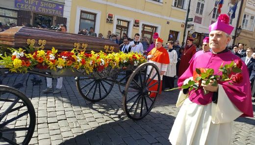 "Krásná událost!" Katedrála sv. Víta oslavila návrat ostatků kardinála Berana