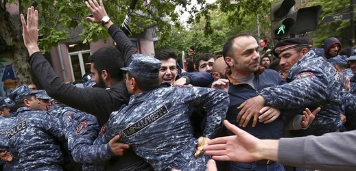 Protivládní protesty v Jerevanu.