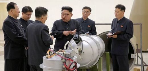 Kim Čong-un v severokorejském testovacím jaderném středisku.