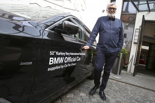 BMW už loni uzavřelo tříleté partnerství s festivalem. Dodává mu auta a nabízí testovací jízdy.