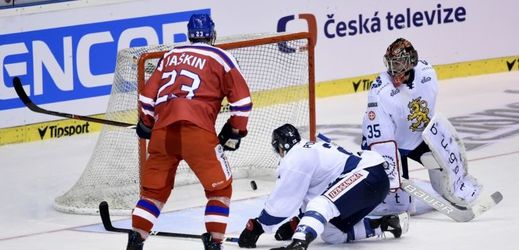 Dmitrij Jaškin v zápase proti Finům.