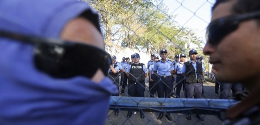 Nikaragujcům došla trpělivost s autoritářskými manýry prezidenta Ortegy a vyšli do ulic.