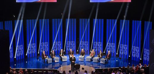 Televizní debata prezidentských kandidátů.