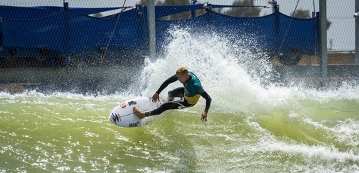 Olympijské hry 2020 v Tokiu možná fanouškům přinesou zajímavou podívanou. Surfaři by mohli závodit na umělých vlnách.