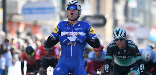 Elia Viviani vyhrál druhou etapu letošního Gira.