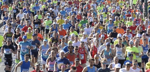 Nedělní Praha patřila maratonu.