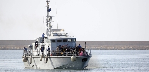 V libyjských vodách byly zadrženy tři lodě s uprchlíky (ilustrační foto).